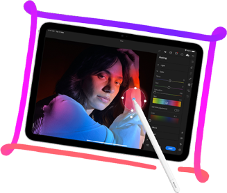 Apple Pencil editing a photo on iPad